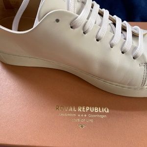 Royal Republiq Doric White Leather Sneakers / Trainers / Size 39 / 8.5